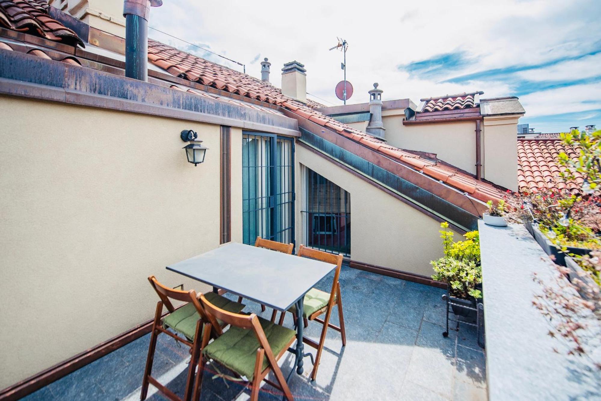 House With Terrace Apartment ตูริน ภายนอก รูปภาพ